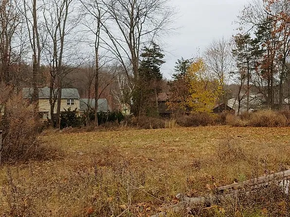 38 Lakeview Ave, Rocky Hill, CT 06067