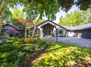 2717 Clover St, Pittsford, NY 14534