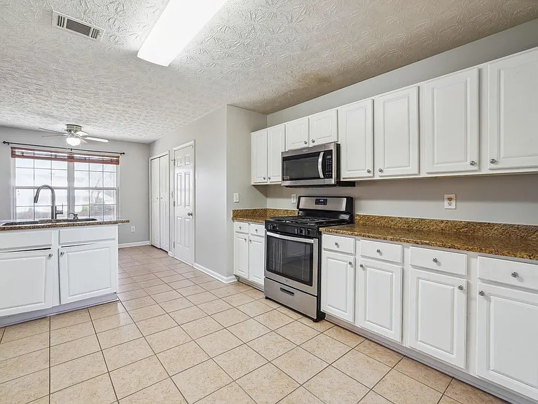 1345 Holleybrooke Dr — Photo 11