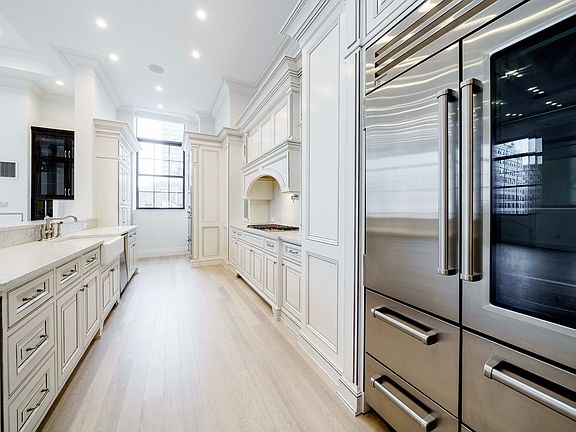 5th image of 351 E 51st St