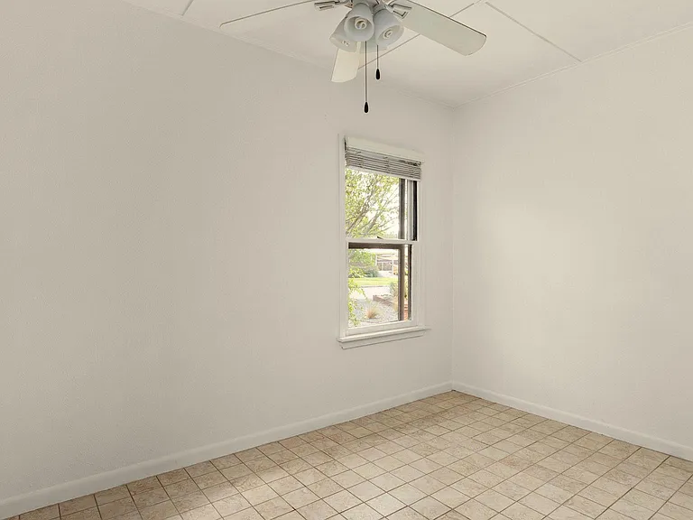 206 E Skyview Rd — Photo 24