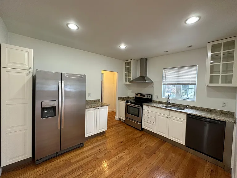 89 Walnut St — Photo 8