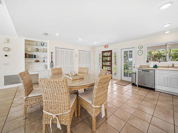 4th image of 7110 Leeward St