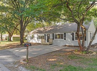 604 S Vine St, Louisburg, KS 66053