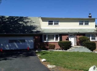 208 Prospect Ave, White Plains, NY 10607