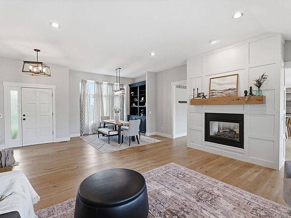 5th image of 2740 N North Shore Ct