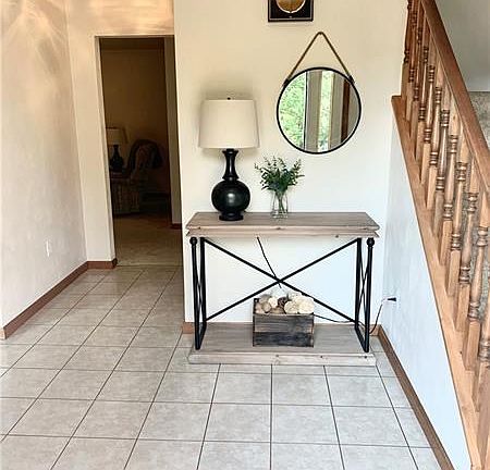 2nd image of 1109 Laurel Cir