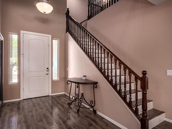 4th image of 17821 W Dahlia Dr