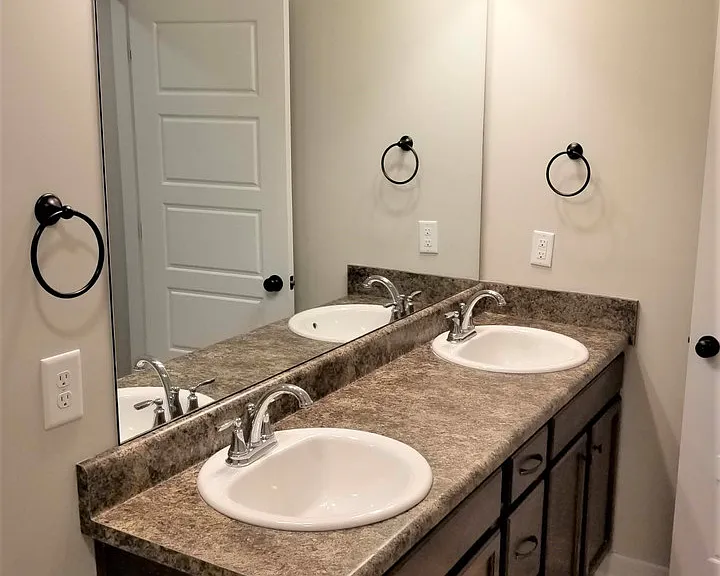 220 Elm Way — Photo 9