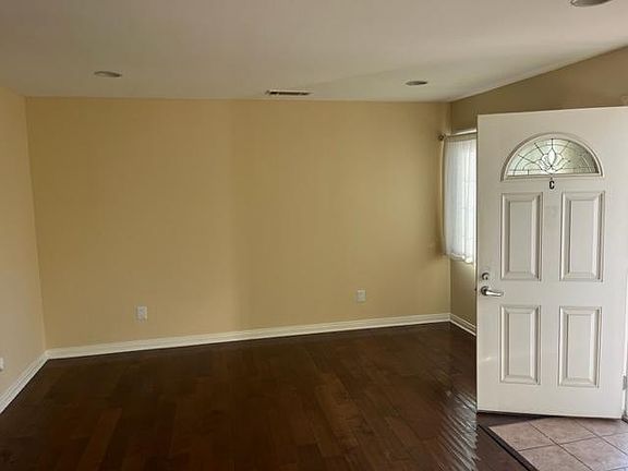 3rd image of 10934 Hesby St