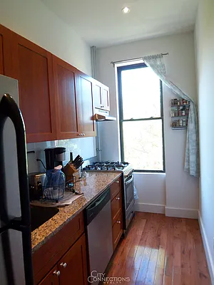 Rented by City Connections Realty | media 37