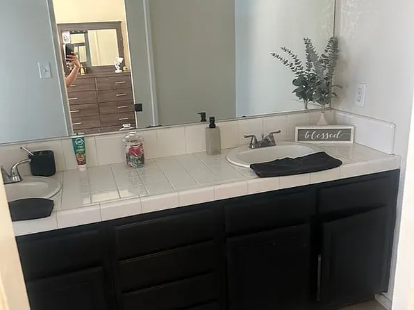2301 Kelso Peak Ave, Bakersfield, CA 93304