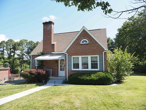 2nd image of 100 Cherry Ln