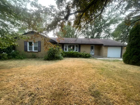 27 Pine Crest Dr, Streator, IL 61364