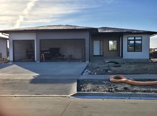 4109 Mark Dr, Cedar Falls, IA 50613