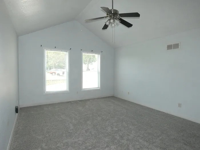 3 bed, 2.0 bath, 1014 sqft, $1,450 — Photo 3