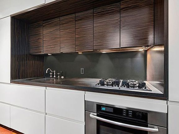 5th image of 55 Wall St APT 810
