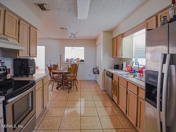 4th image of 12614 Ashglen Dr S