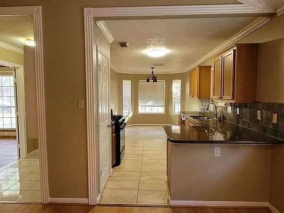 4th image of 16218 Kelley Green Ct