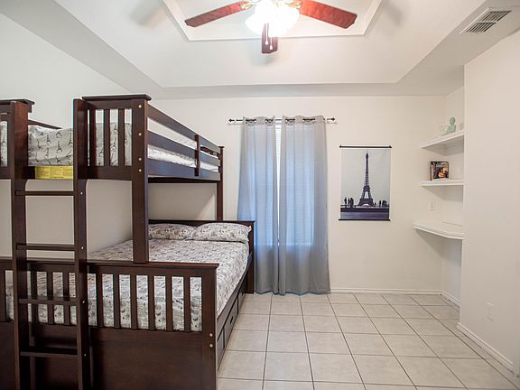 3rd image of 1106 Lexington Cir #B