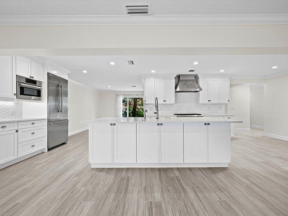 5th image of 12831 Palm Ln