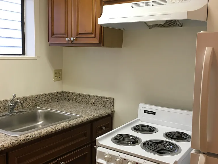 839A Kirkham St #A — Photo 5