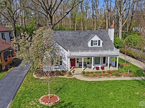 3rd image of 3945 Lenox Dr