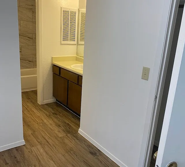 Brookhollow Apartments — Photo 57