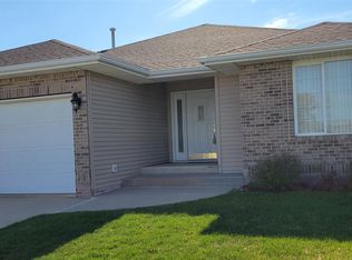 601 Blue Stem Cir, Norfolk, NE 68701