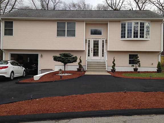 3rd image of 3 Woodhaven Dr