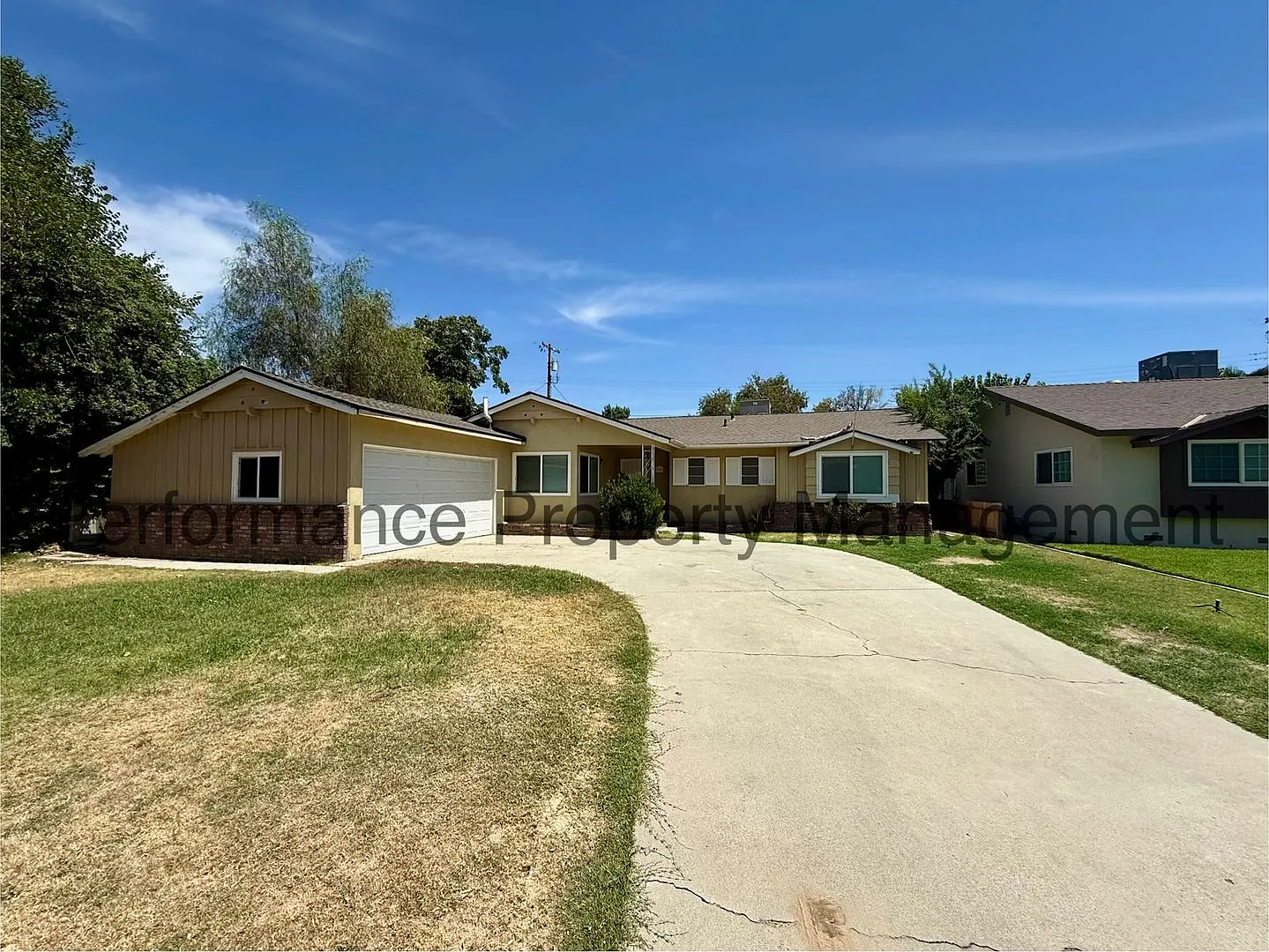 Cute 3 Bed/2 Bath SW Bakersfield Home w/ RBP & Deposit Alternative Option — Photo 1