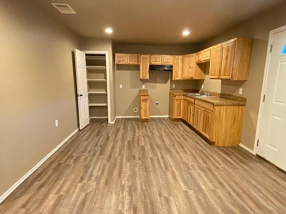 4th image of 119 36th St Unit B