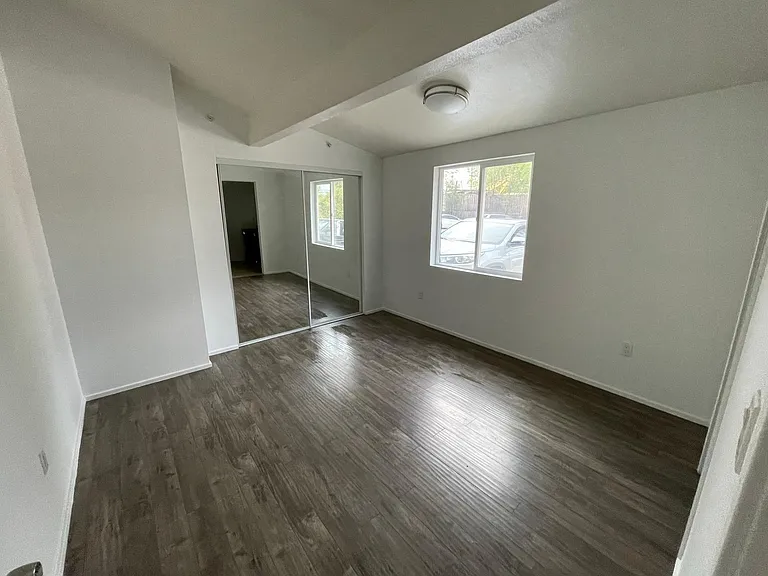 4500 Arch St — Photo 13