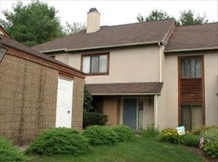 426 Stonegate Ct, Millersville, PA 17551