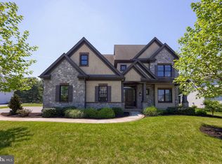 428 Southampton Dr, Lititz, PA 17543