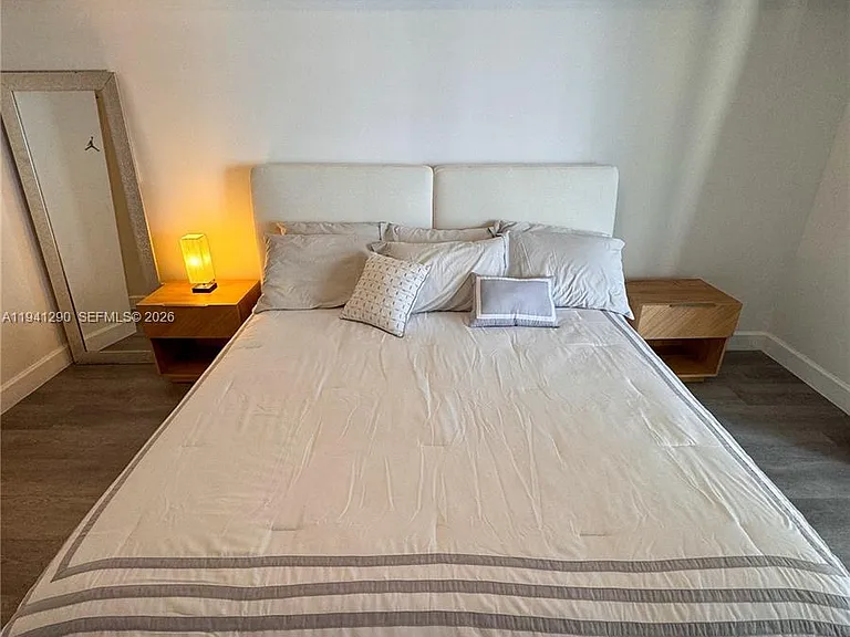 1200 Brickell Bay Dr #1708 — Photo 9