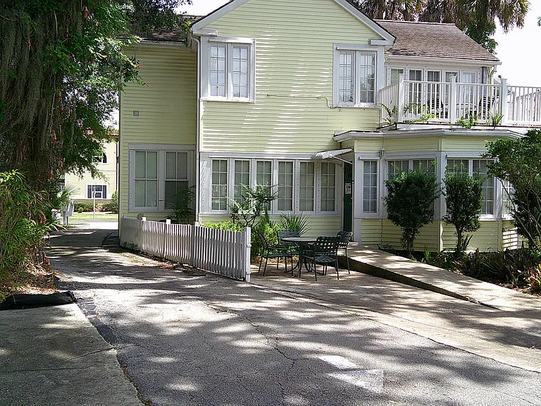 422C W New York Ave — Photo 25
