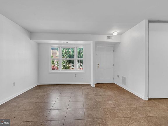 5th image of 62 Hancock Pl NE