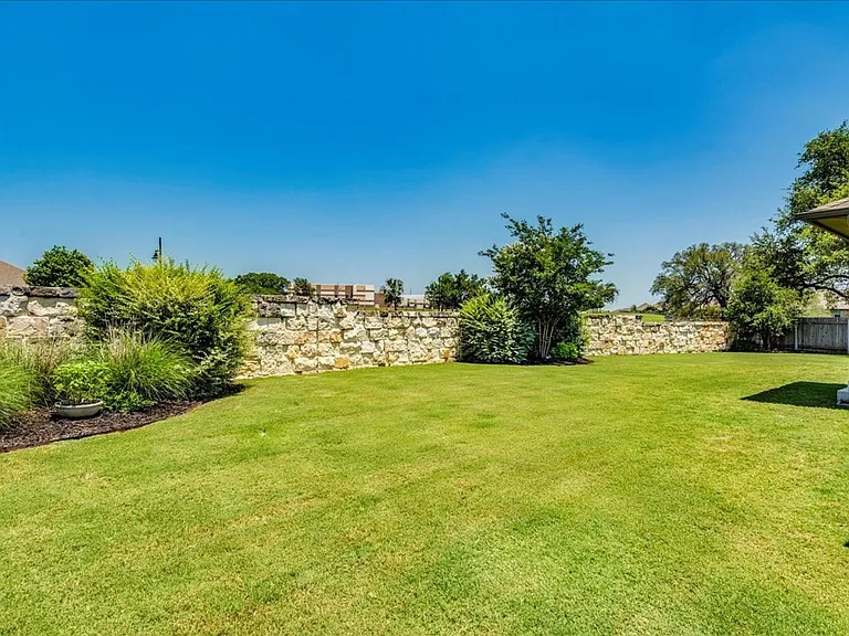 125 Groesbeck Ln — Photo 32