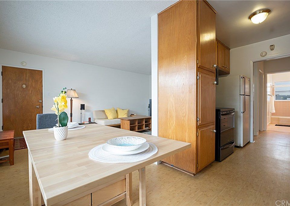 1st image of 311 Cherry Ave APT 4