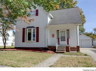 416 S Webster St, Taylorville, IL
