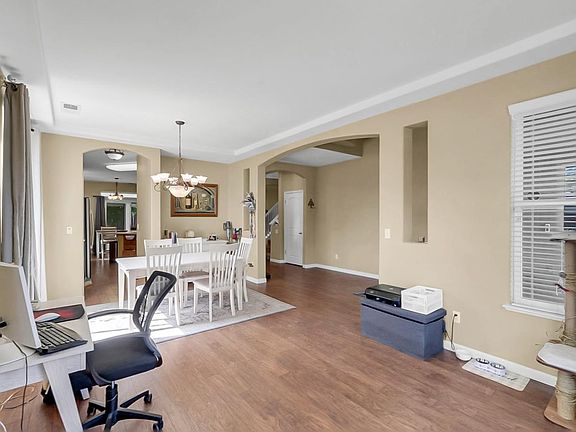 4th image of 3437 Summer Dr