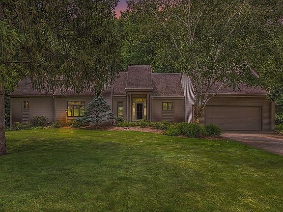2nd image of 7900 Woodville Dr