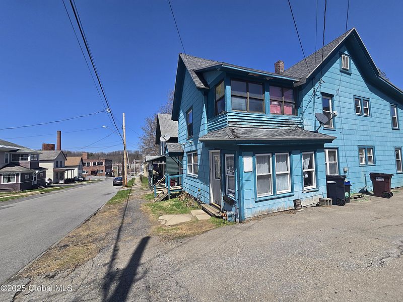 4th image of 96 Woodside Avenue