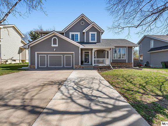 2nd image of 409 Fleetwood Dr
