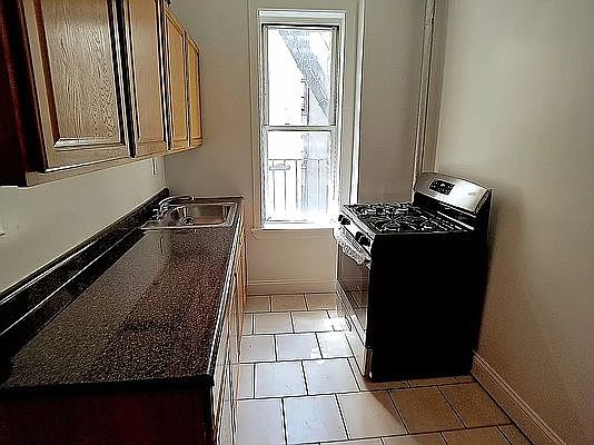 3rd image of 595 W 207th St APT 33