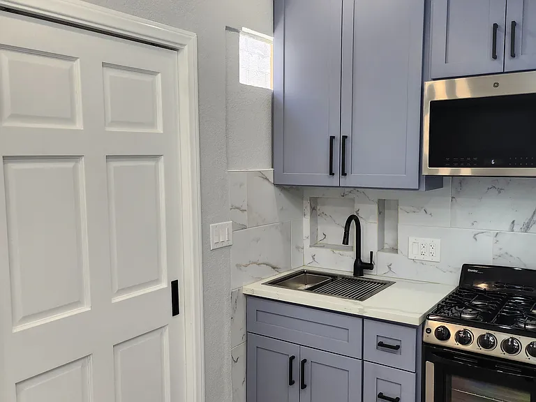 148 E Tamarack Ave #13 — Photo 5