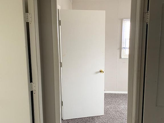 4th image of 1052 N Cassady Ave