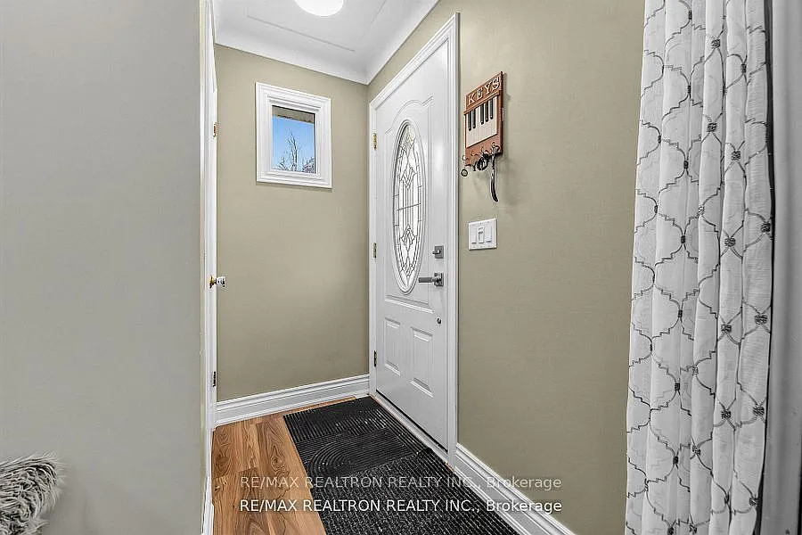 3 bed, $2,500 — Photo 3