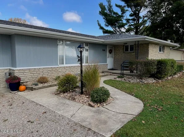 6210 Bauer Rd, Bellevue, OH 44811